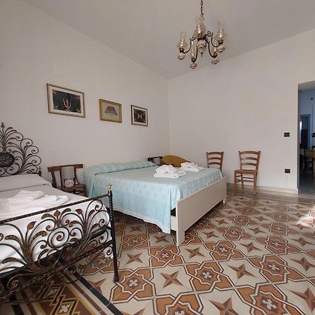 Casa Vacanze Zarinu 오르고솔로 외부 사진