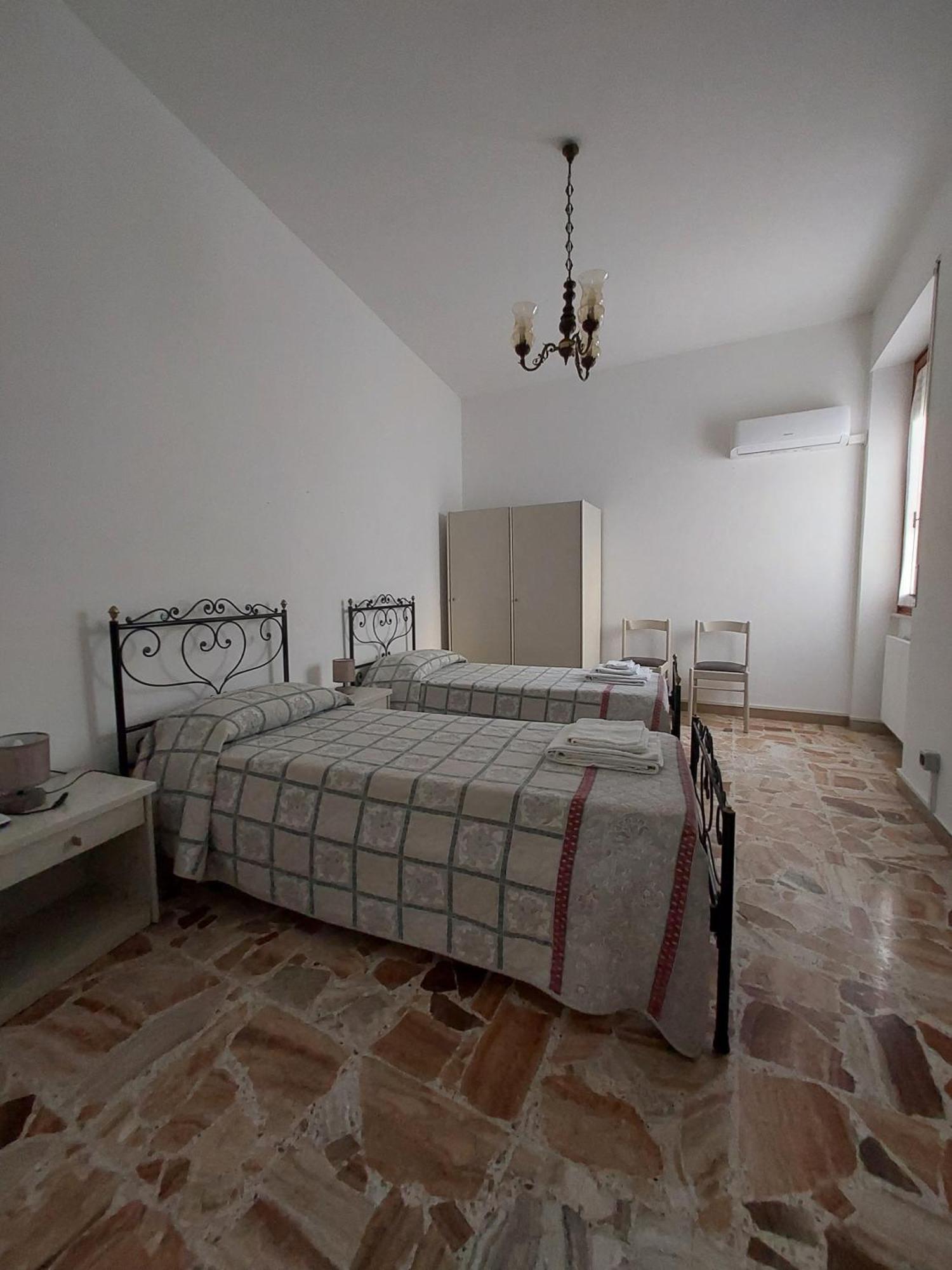 Casa Vacanze Zarinu 오르고솔로 외부 사진